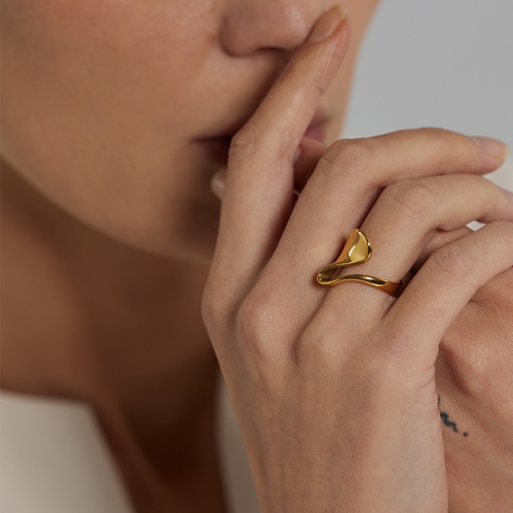 Minimalist Irregular Ring - Picture 7 of 8